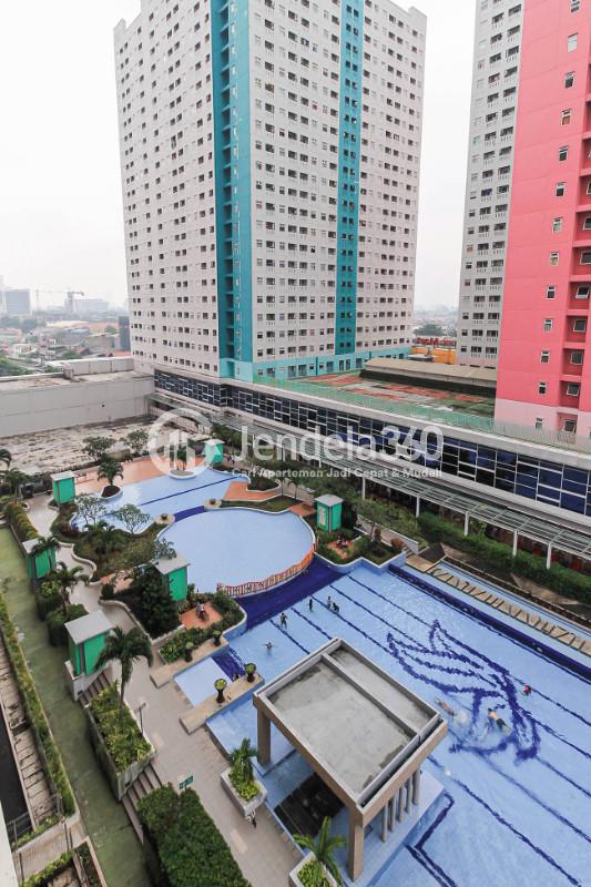 Swimming Pool - Green Pramuka City Apartment