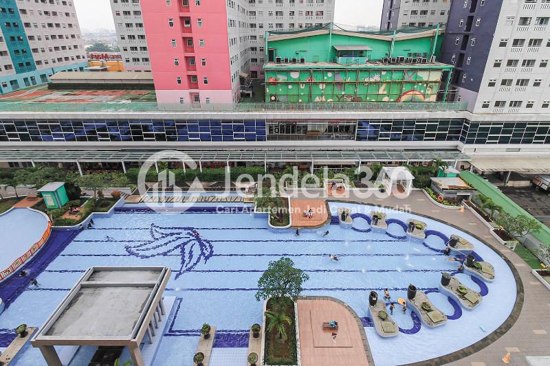 Swimming Pool - Green Pramuka City Apartment