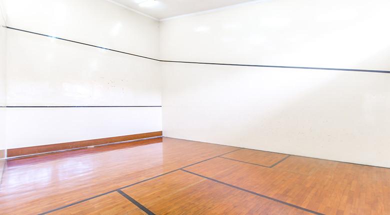 Squash Room - Executive Paradise Complex