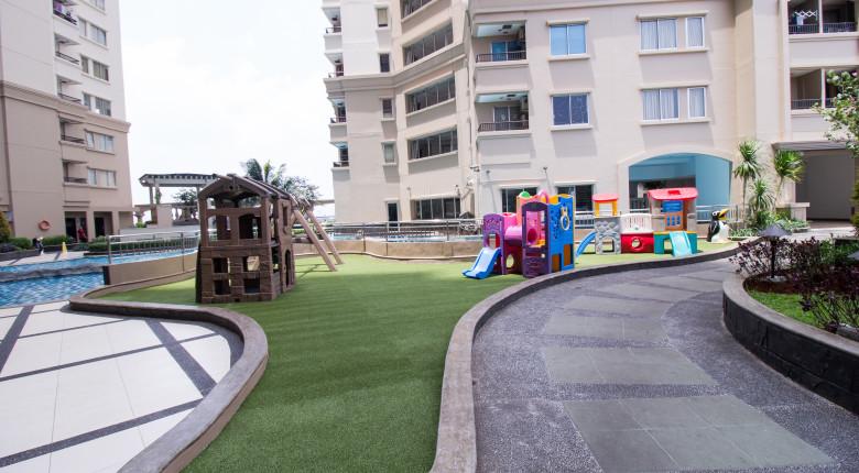 Playground - Mediterania Marina Ancol Apartment