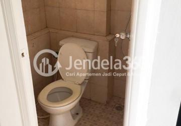 Bathroom Low Floor Studio Apartment with Kolam View at Green Park View Apartment