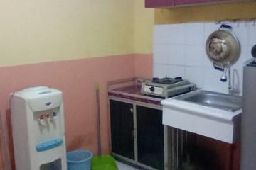 Kitchen Low Floor 1BR Apartment with Swimming Pool View at Modernland Golf Apartment