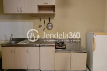 Kitchen 1BR Modernland Golf Apartment at Tower Yellow