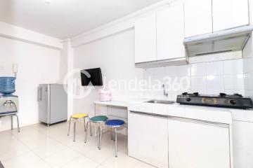 Kitchen 2BR Apartment with City View at Kalibata City Green Palace