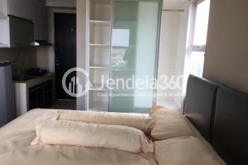 Bedroom Low Floor Studio Apartment with city and pool View at Belmont Residence