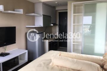 Bedroom Low Floor Studio Apartment with city and pool View at Belmont Residence