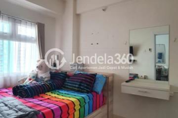 Bedroom 1BR Green Pramuka City Apartment at Middle Floor