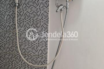 Bathroom Low Floor Studio Apartment with City View at Aeropolis Residence 3