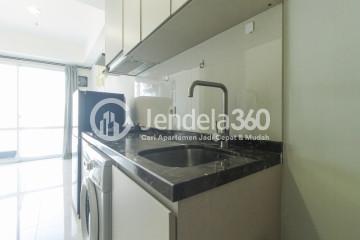 Kitchen Well Located Studio Apartment High Floor with Swimming Pool View at Puri Mansion