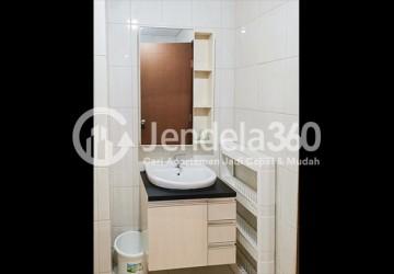 Bathroom Compact Studio Apartment Middle Floor with pool View at Thamrin Executive Residence