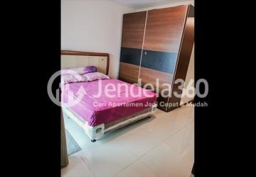 Bedroom Compact Studio Apartment Middle Floor with pool View at Thamrin Executive Residence