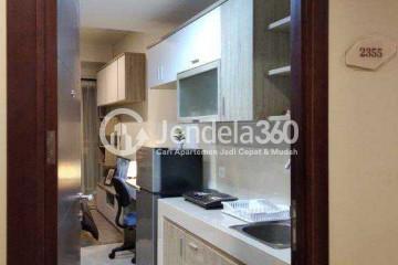 Kitchen Studio Apartment with CITY View at Springwood Residence