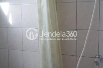 Bathroom 2BR Apartment with City View at Bintaro Park View