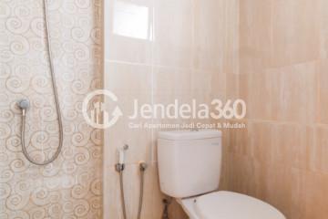 Bathroom Studio Apartment with City View at Green Park View Apartment