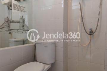 Bathroom Studio Apartment with Street View at Bassura City Apartment