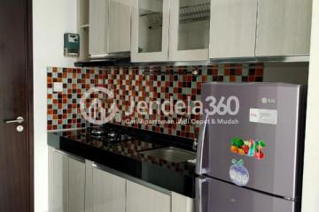 Kitchen Middle Floor Studio Apartment with City View at Casa De Parco Apartment