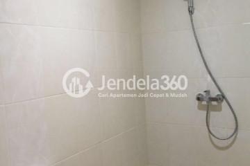 Bathroom Studio Apartment with City View at Metro Park Residence