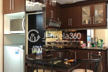 Kitchen High Floor 1BR Apartment with Swimming Pool View at The Wave Apartment