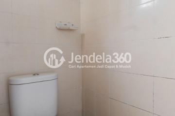 Bathroom Middle Floor 2BR Apartment with City View at Puri Park View Apartment