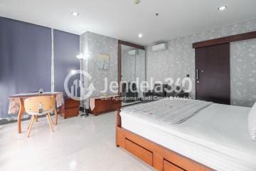 Bedroom Compact 1BR Apartment Middle Floor with City and Front Park View at Lavenue Apartment