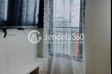 Bedroom Simply Look Studio Apartment Middle Floor with City View at Evenciio Apartment