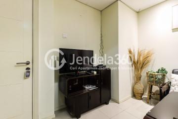 Living Room Modern 1BR High Floor Apartment with Bohemian Vibe at Cosmo Terrace - Jakarta Residence Thamrin City