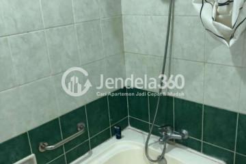 Bathroom Strategic Location 2BR Apartment at Paladian Park Middle Floor