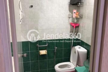 Bathroom Strategic Location 2BR Apartment at Paladian Park Middle Floor