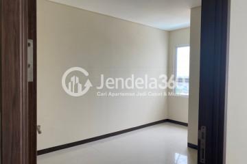 Bedroom Cozy 2BR Apartment Middle Floor with City View at Metro Garden Apartment