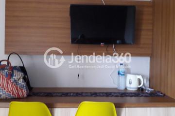 Bedroom Middle Floor Studio Apartment with City View at Atria Residence Paramount