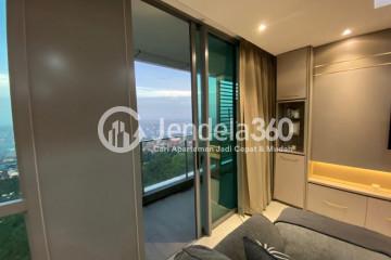 Balcony Low Floor 2BR Apartment with City View at Hillcrest House Apartment