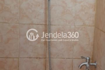Bathroom Stunning Studio Apartment Low Floor with Swimming pool View at Paragon Village Apartment