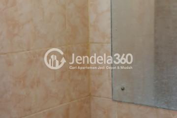 Bathroom Stunning Studio Apartment Low Floor with Swimming pool View at Paragon Village Apartment