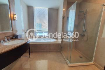 Bathroom Pakubuwono View 3BR Tower Lacewood