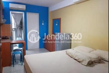 Bedroom Cozy Studio Apartment Low Floor with City View at Kalibata City Green Palace