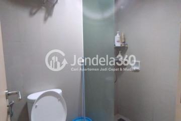Bathroom High Floor Studio Apartment with City View at Tree Park BSD