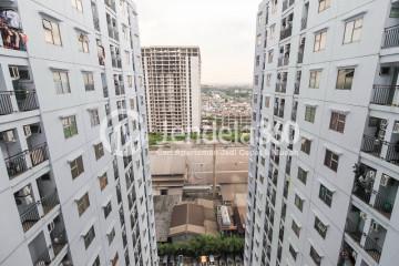 Balcony Green Park View Apartment 2BR Tower F