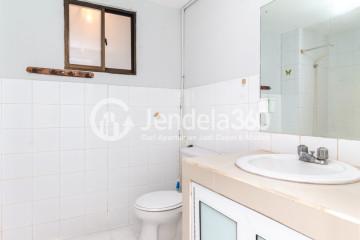 Bathroom Taman Rasuna Apartment 1BR Fully Furnished