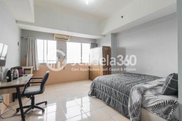 Bedroom Studio Apartment with Monas dan laut jawa View at Season City Apartment