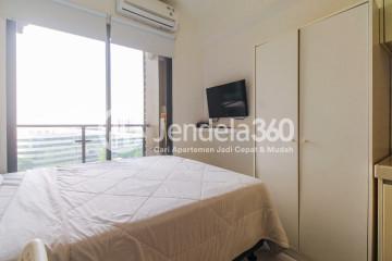 Bedroom Elegant Studio Apartment with City View at Sky House BSD Apartment