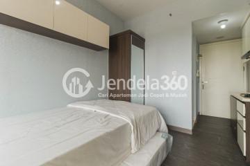 Bedroom Affordable Studio Apartment Near Binus University at The Springlake Summarecon