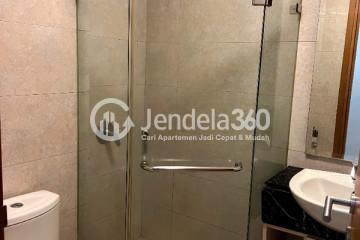 Bathroom Modern 1BR Apartment Middle Floor with City View at The Mansion Kemayoran Bougenville