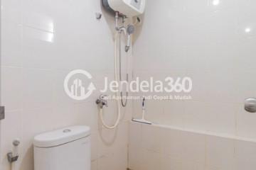 Bathroom An Affordable 2BR Apartment Near Mega Kuningan at Bassura City Apartment