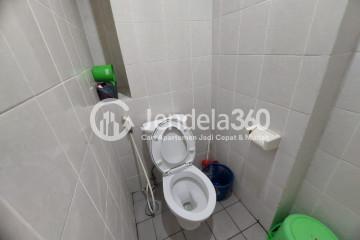 Bathroom Modern Studio Apartment High Floor with City View at Thamrin District Bekasi