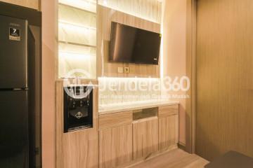 Living Room Middle Floor 1BR Apartment with City View at Fatmawati City Center Apartment