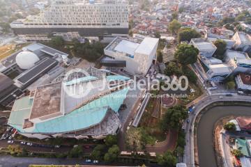 Balcony Menteng Park Studio Tower Diamond