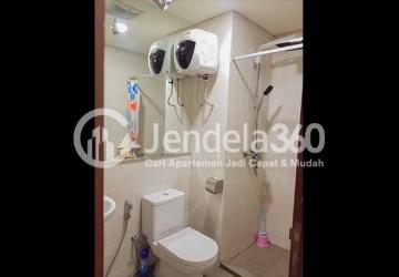 Bathroom Cozy 2BR Apartment at Condominium Green Bay Pluit SeaView Middle Floor