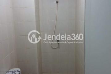 Bathroom Comfortable 2BR Apartment High Floor with Lapangan View at Kota Ayodhya Apartment