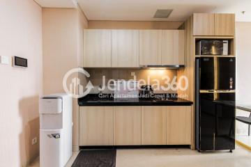 Kitchen 1BR Apartment with City View at Southgate Residence