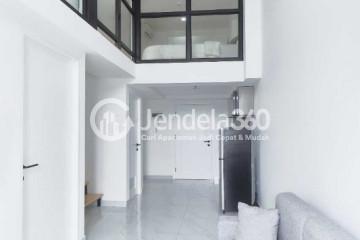 Living Room Middle Floor 3BR Apartment with Road View at Kingland Avenue Apartment